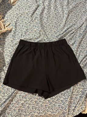 Women’s Black Elastic Waist Shorts